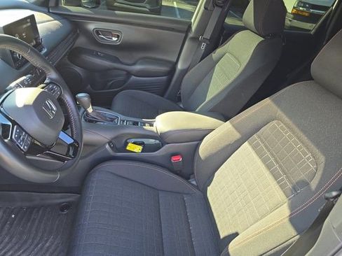 Used 2025 Honda HR-V Sport image 9
