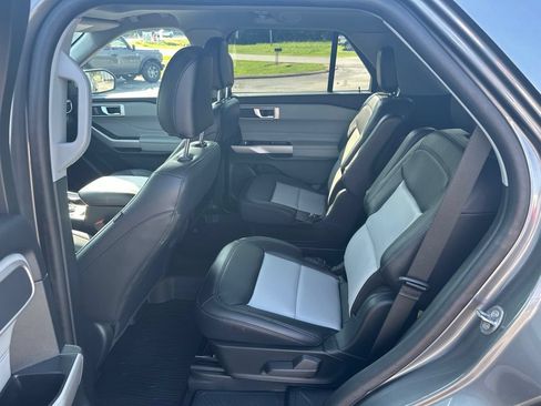 Used 2024 Ford Explorer XLT w/ Equipment Group 202A AWD/4WD image 14