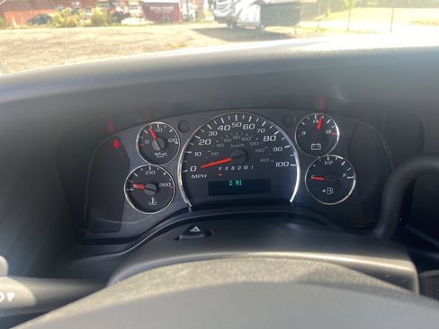 New 2025 Chevrolet Express 3500 Work Van w/ Driver Convenience Package image 16