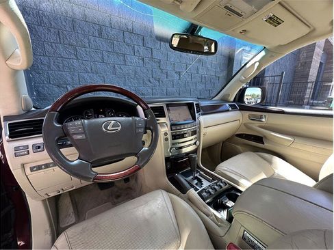 Used 2013 Lexus LX 570 4WD w/ Luxury Pkg image 14