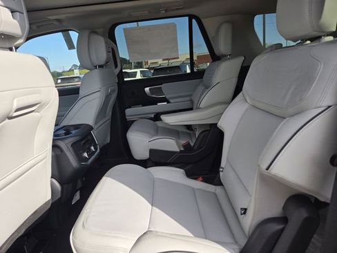 New 2026 Ford Expedition Platinum AWD/4WD image 17