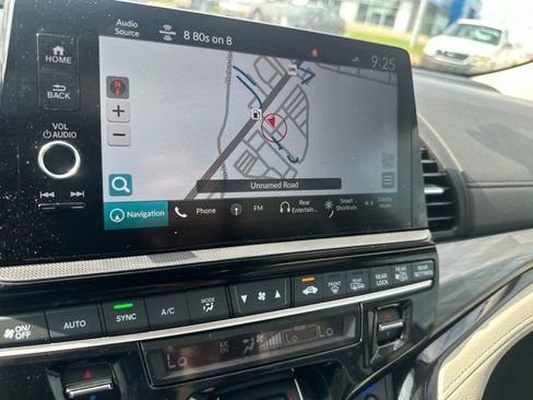 Used 2025 Honda Odyssey Elite image 32
