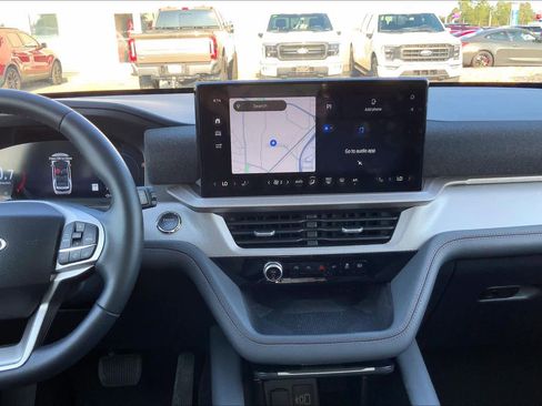 Certified 2025 Ford Explorer Active image 7