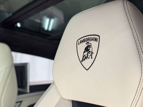 Used 2019 Lamborghini Urus image 32