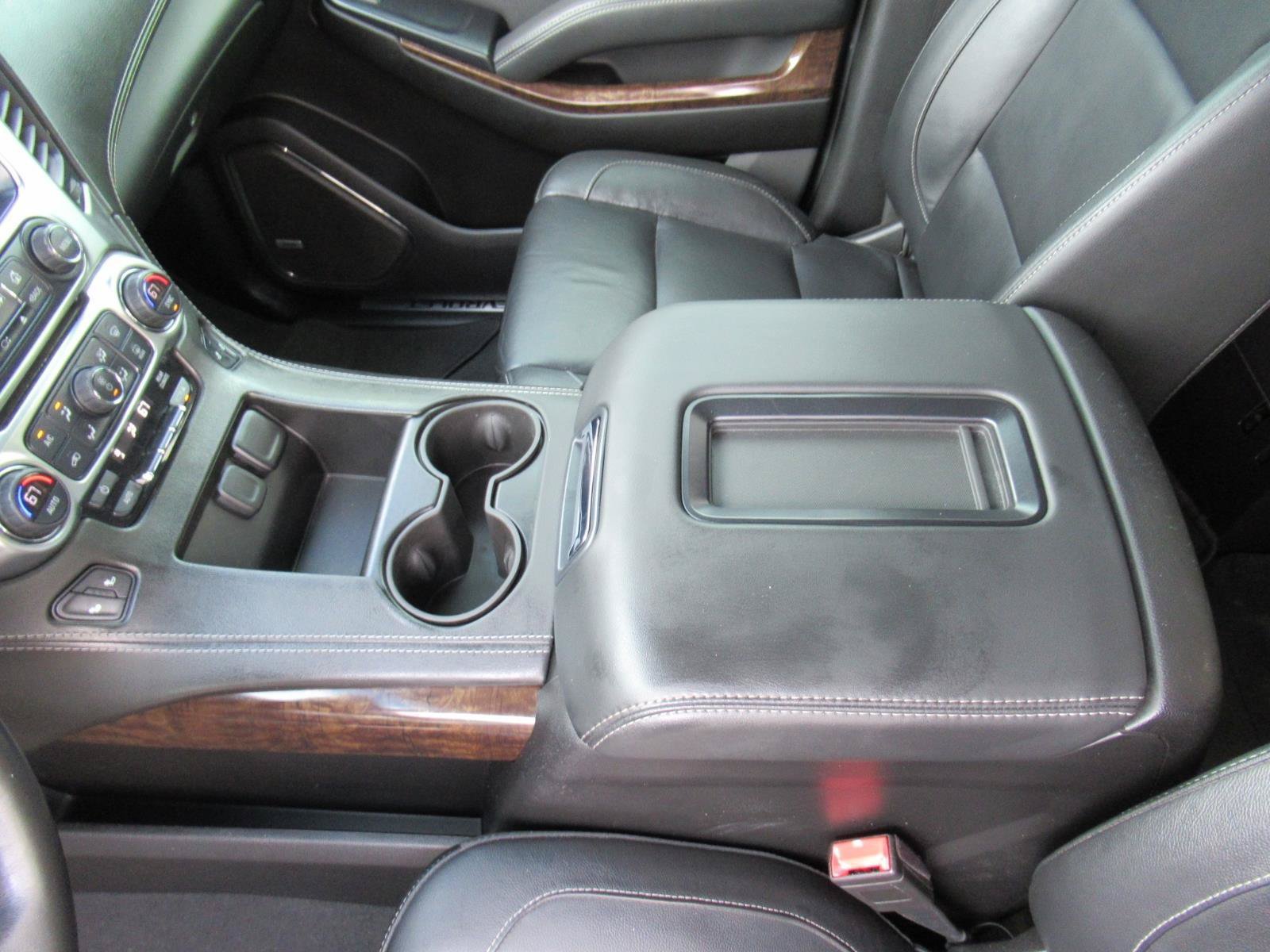 Used 2020 Chevrolet Tahoe LT w/ RST Edition RWD image 21