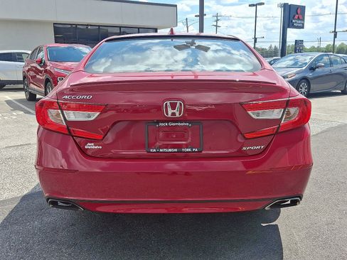 Used 2018 Honda Accord Sport image 6