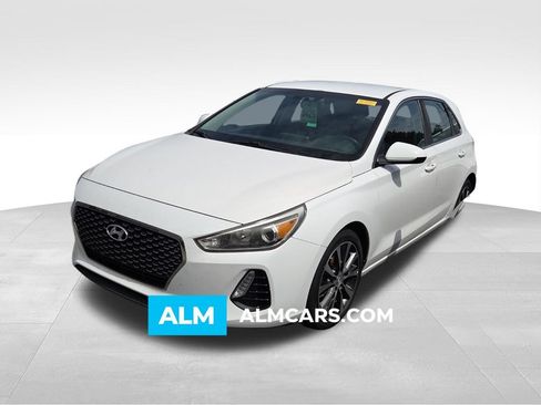 Used 2018 Hyundai Elantra GT FWD image 1