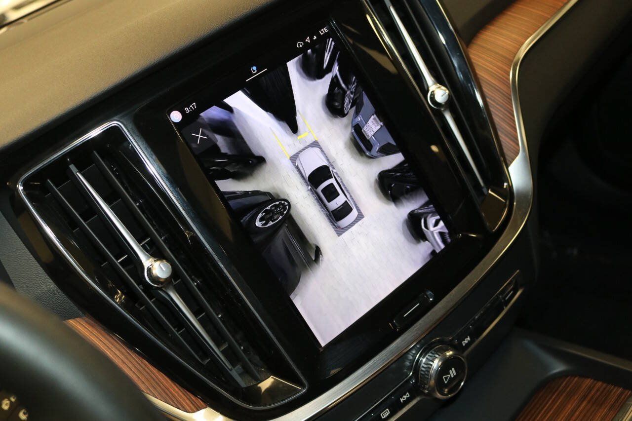 Used 2024 Volvo S60 B5 Plus FWD image 28