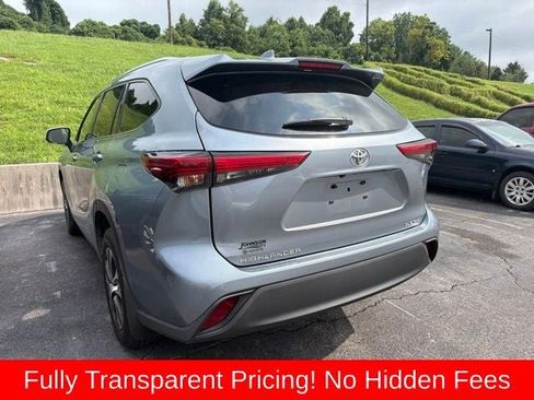 Used 2021 Toyota Highlander XLE AWD/4WD image 7