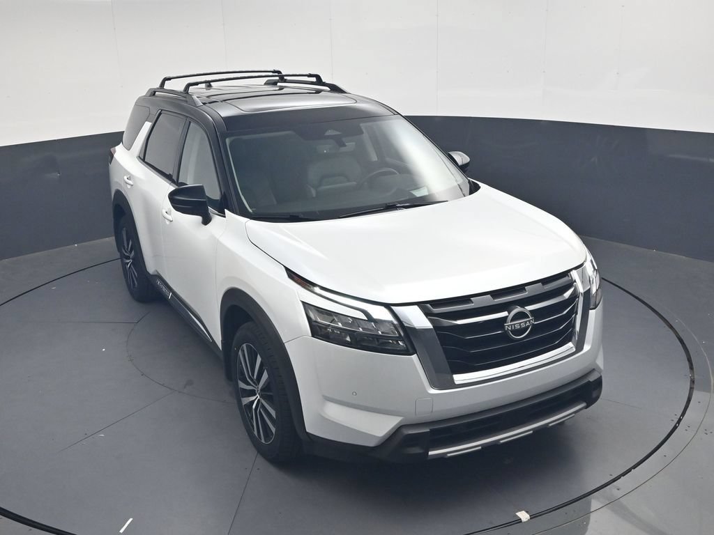 Used 2025 Nissan Pathfinder Platinum FWD image 31