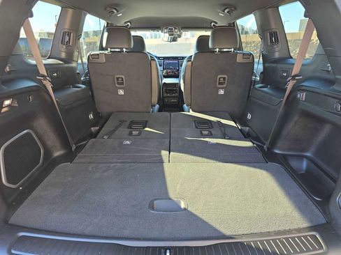 Certified 2024 Jeep Grand Cherokee L Limited w/ Black Appearance Package image 23