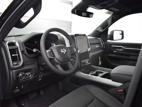 New 2026 RAM 1500 4x4 Crew Cab image 12