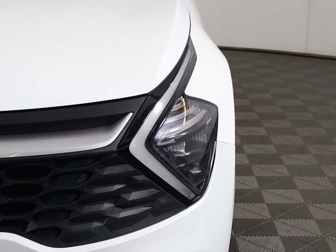 Used 2023 Kia Sportage LX image 13