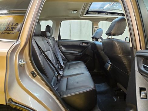 Used 2015 Subaru Forester 2.5i Limited image 14
