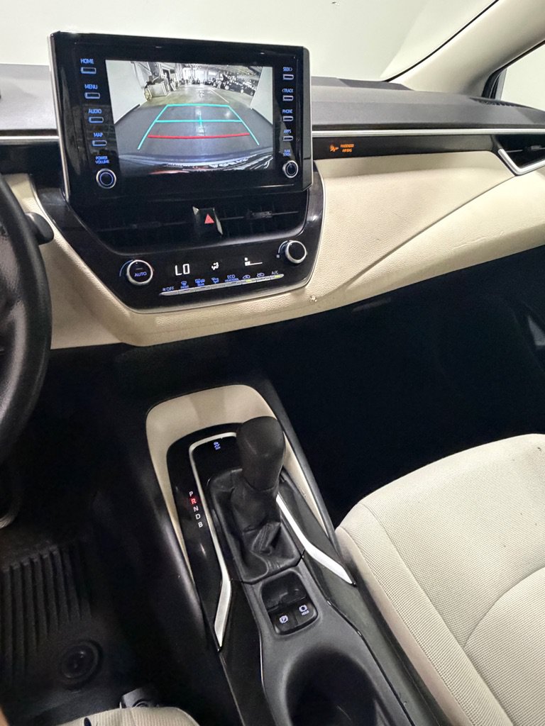 Used 2020 Toyota Corolla LE FWD image 12
