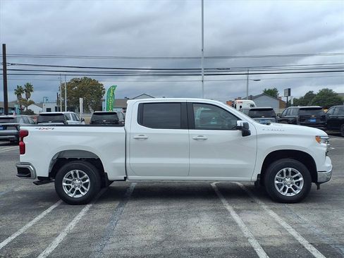 New 2026 Chevrolet Silverado 1500 LT image 3