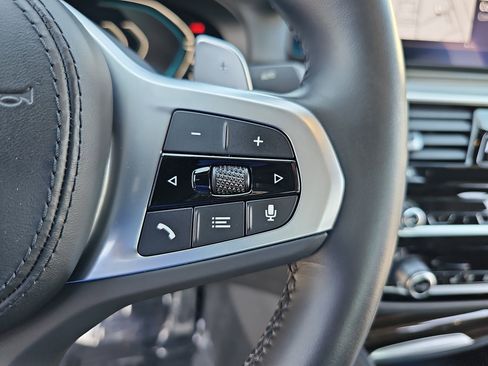 Used 2023 BMW 530e w/ M Sport Package image 18