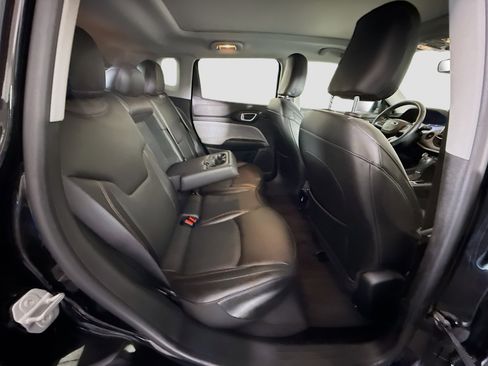 Used 2022 Jeep Compass Latitude w/ Sun and Sound Group image 27