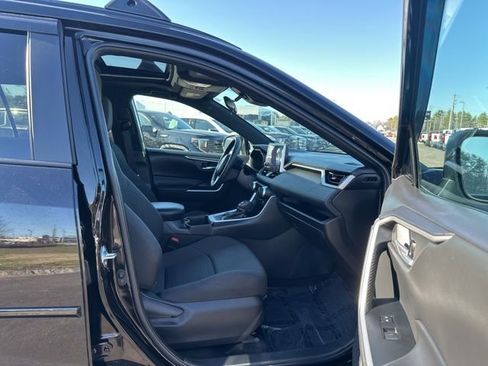 Used 2023 Toyota RAV4 SE w/ Convenience Package AWD/4WD image 11