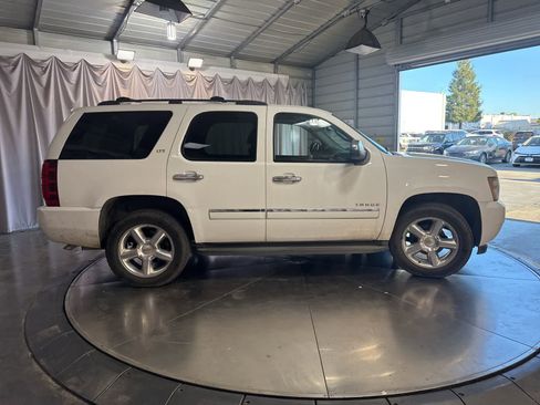 Used 2010 Chevrolet Tahoe LTZ RWD image 3