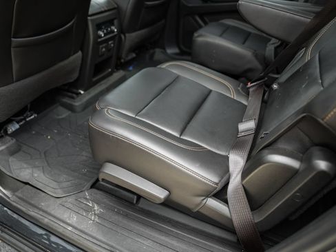 Used 2020 Chevrolet Traverse RS AWD/4WD image 29