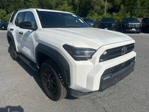 Used 2025 Toyota 4Runner SR5 AWD/4WD image 3