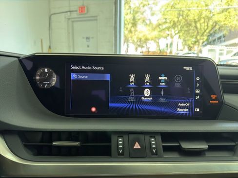 Used 2020 Lexus ES 350 w/ Premium Package image 37