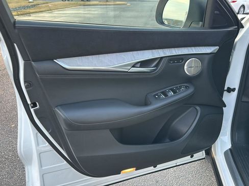 Used 2023 INFINITI QX50 Sensory w/ Accent Package FWD image 14
