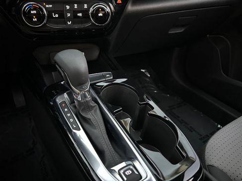 Used 2025 Chevrolet Trax LT image 39