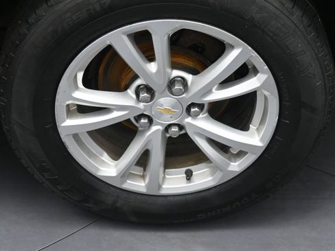 Used 2017 Chevrolet Equinox LT FWD image 17