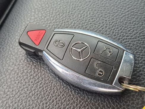 Used 2017 Mercedes-Benz GLA 250 4MATIC image 34