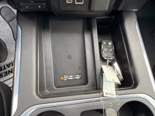Used 2022 Chevrolet Silverado 1500 LTZ w/ LTZ Premium Package AWD/4WD image 40