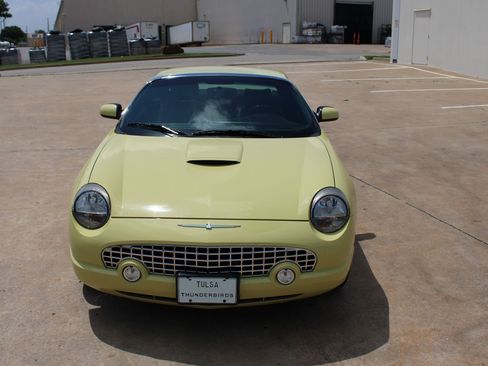Used 2005 Ford Thunderbird RWD image 32