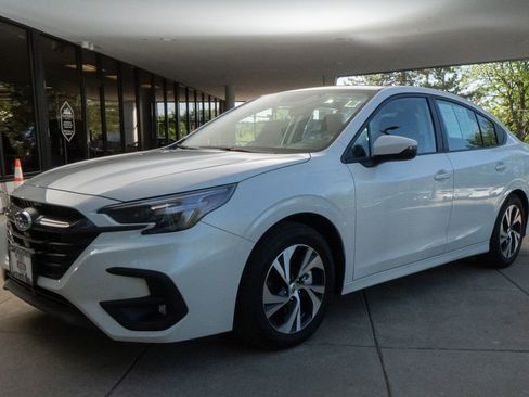 Certified 2025 Subaru Legacy Premium AWD/4WD image 3