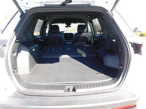 New 2026 Chevrolet Equinox RS w/ LPO, Floor Liner Package AWD/4WD image 24