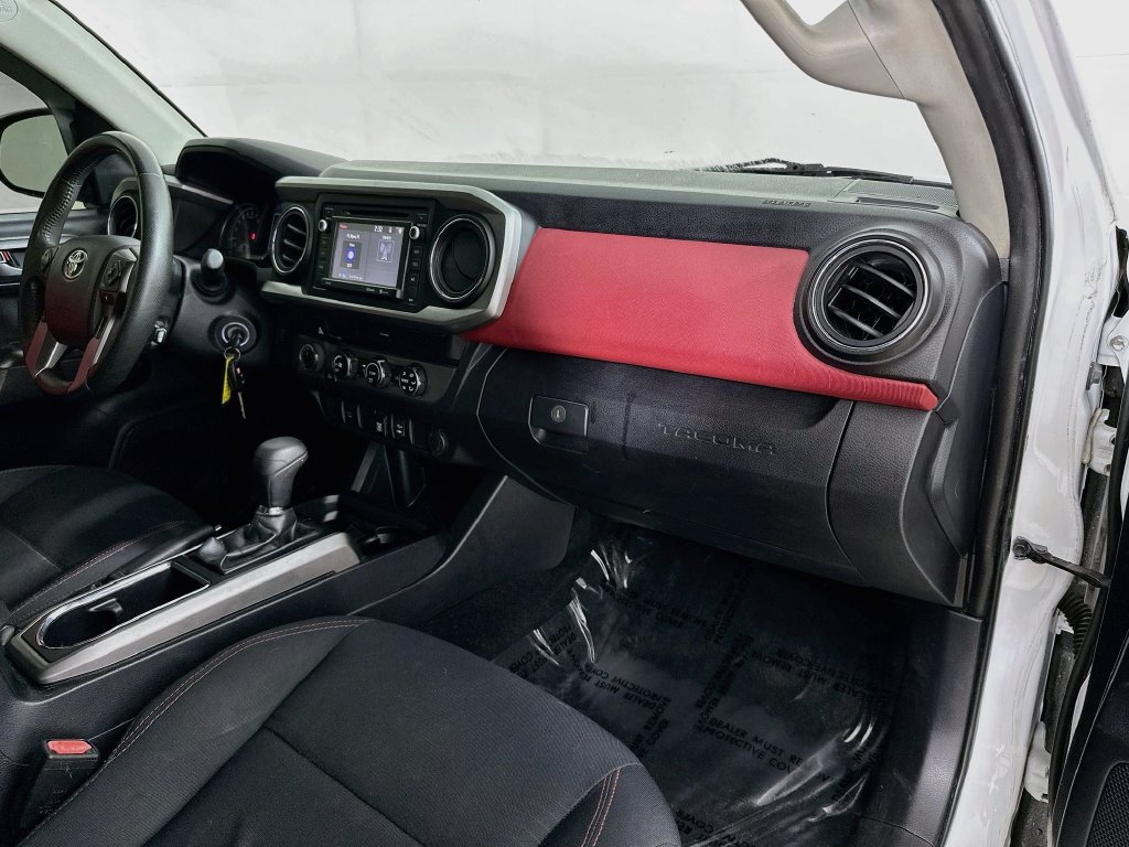 Used 2019 Toyota Tacoma SR5 AWD/4WD image 32