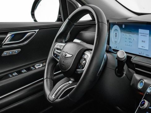 Used 2025 Genesis GV80 2.5T Standard image 11