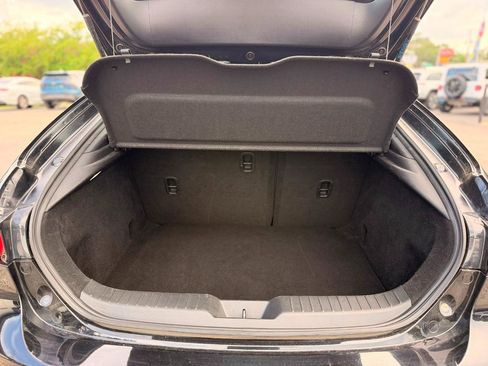 Used 2024 MAZDA MAZDA3 s FWD image 10