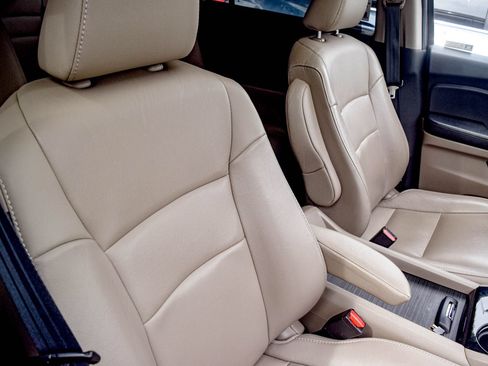 Used 2019 Honda Pilot Touring image 10