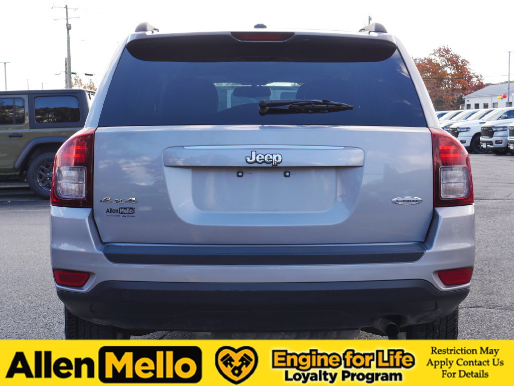Used 2017 Jeep Compass Latitude AWD/4WD image 5