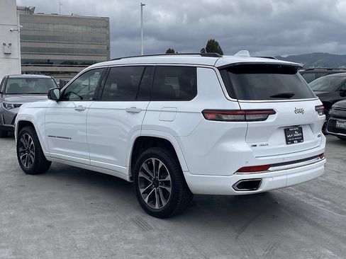 Used 2021 Jeep Grand Cherokee L Overland w/ Luxury Tech Group IV AWD/4WD image 6