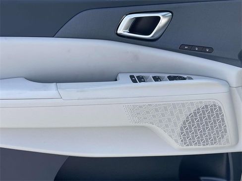 New 2026 Kia Carnival EX image 26