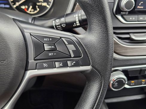 Used 2025 Nissan Altima 2.5 SV image 31