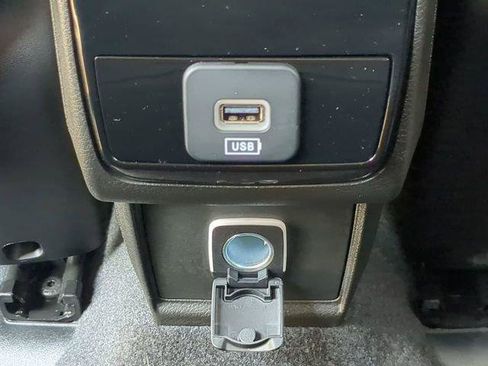 Certified 2025 Jeep Compass Limited AWD/4WD image 16