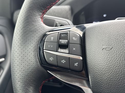 Used 2025 Ford Explorer ST AWD/4WD image 31