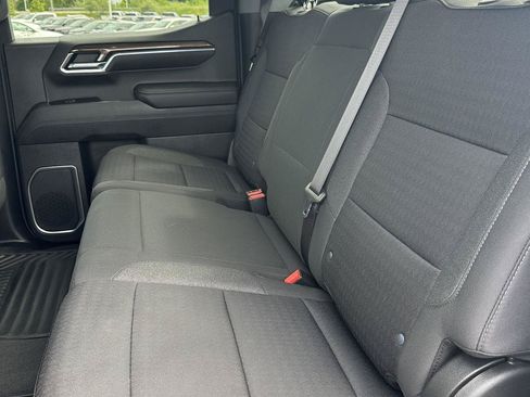 Used 2023 Chevrolet Silverado 1500 LT AWD/4WD image 15