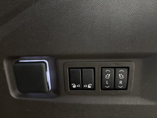 Used 2021 GMC Yukon SLT w/ SLT Premium Package AWD/4WD image 32