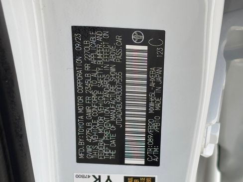 Used 2024 Toyota Prius LE image 30