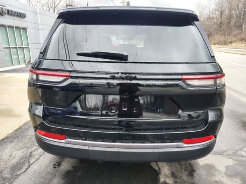 New 2026 Jeep Grand Cherokee Altitude AWD/4WD image 8