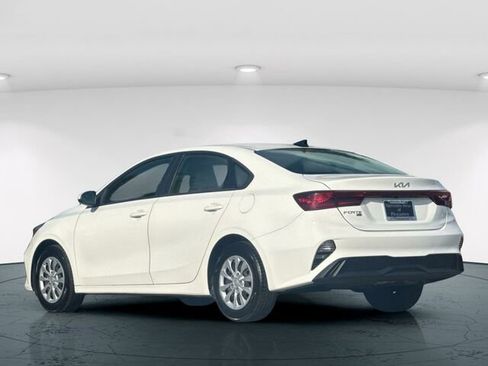 Used 2022 Kia Forte Sedan image 5